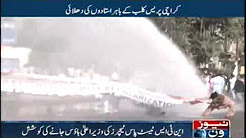 Another achievement of the Karachi police, the teachers was brutally beaten by the police outside th