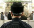Dr. Tahir-ul-Qadri in front of Rawda-al-Rasool (Shrine of the Holy Prophet Peace Be Upon Him) in Madinah Al-Munawarah Dec18