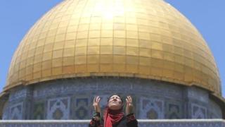 Israel's longest friend announces his embassy in Guatemala to move to Jerusalem