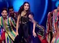 Pakistani Model Amna Ilyas Dancing In Lux Style Awards