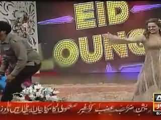 See How superbly Madiha Shah is Dancing on Eid Show